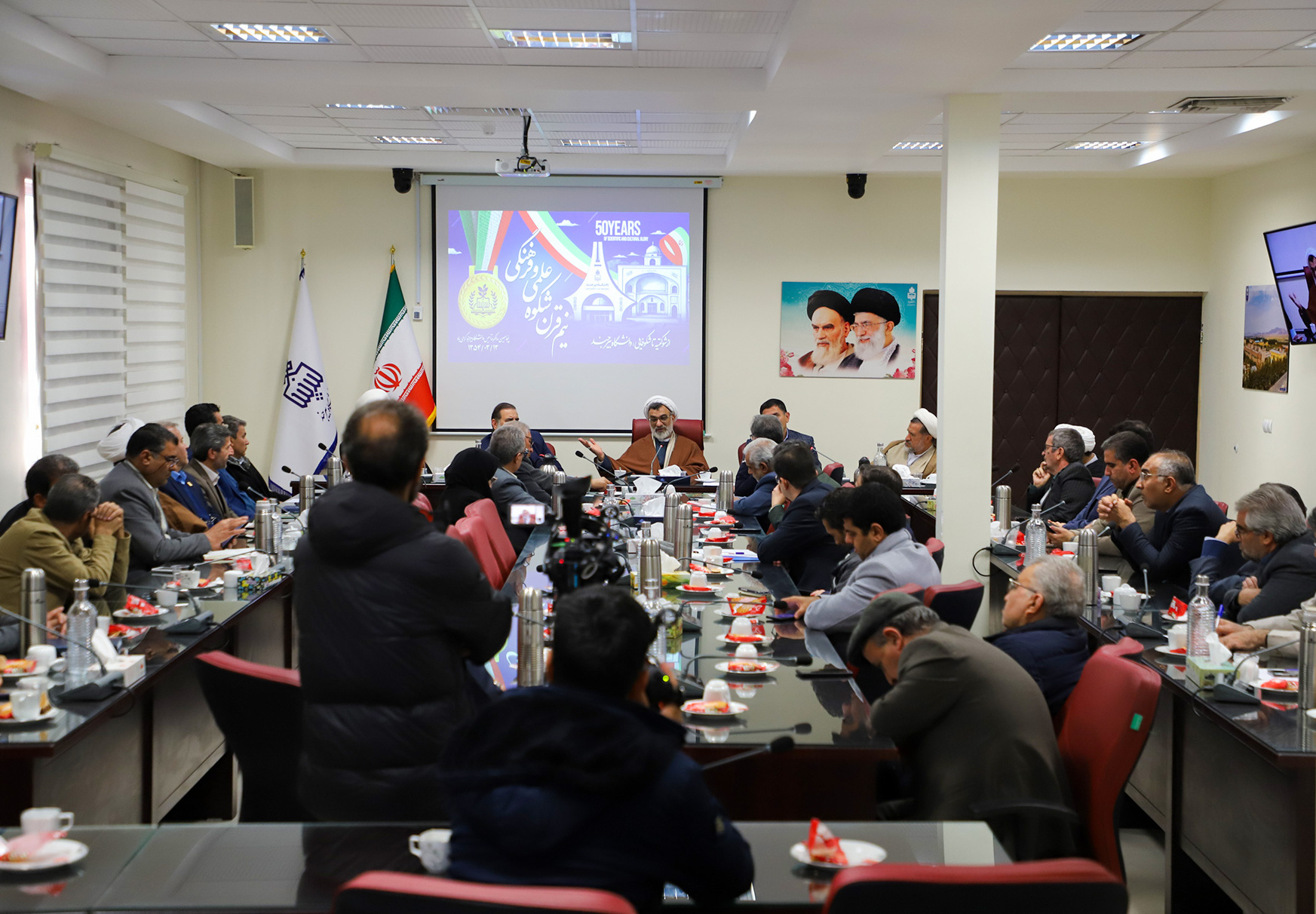 نشست دبیر شورای عالی انقلاب فرهنگی با مدیران و استادان آموزش عالی خراسان جنوبی در دانشگاه بیرجند