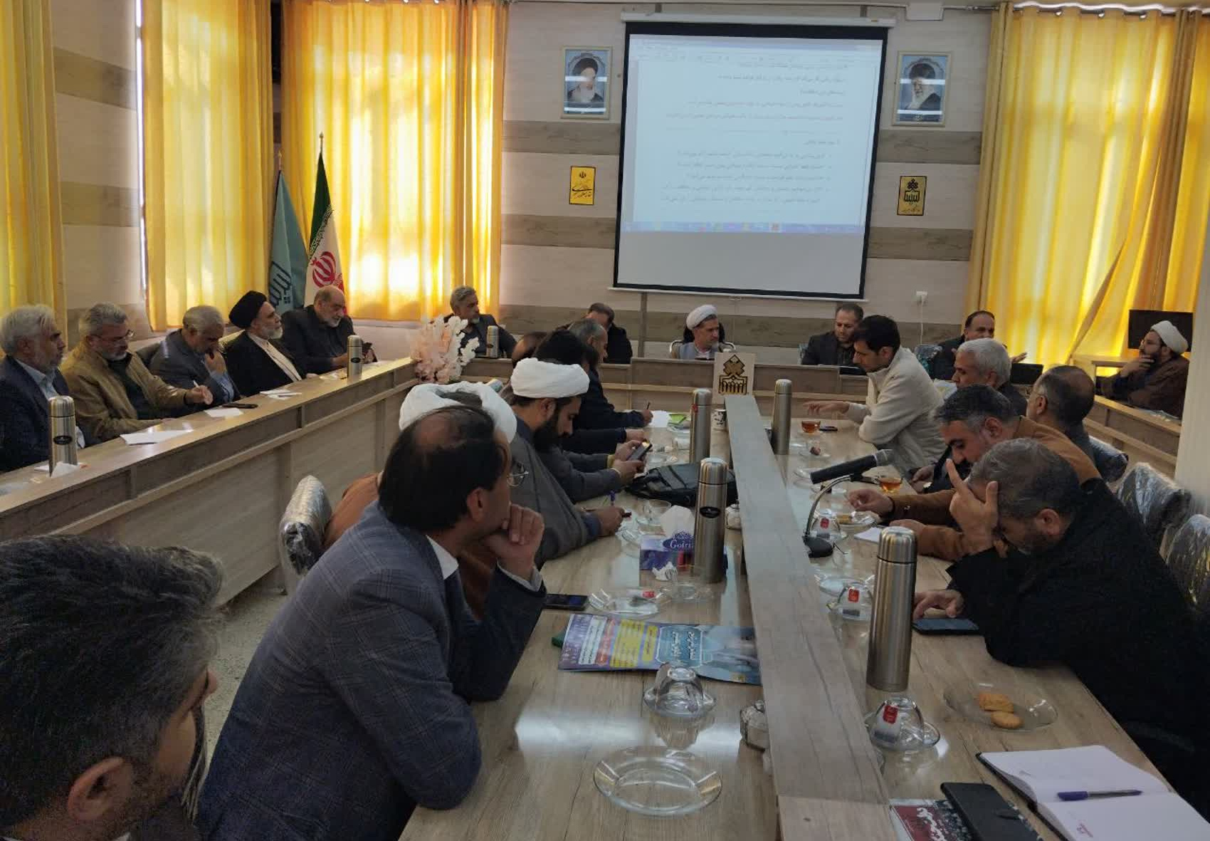 نشست هم‌اندیشی اساتید دانشگاه‌های استان در دانشگاه بیرجند