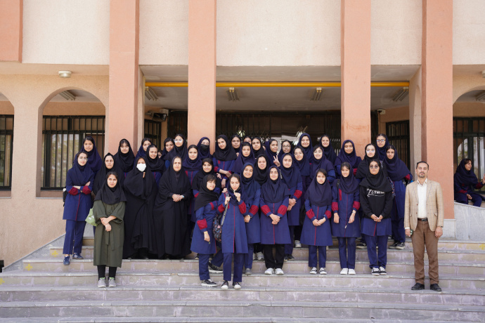 بازدید دانشآموزان دبیرستان علامه حلی از دانشکده هنر